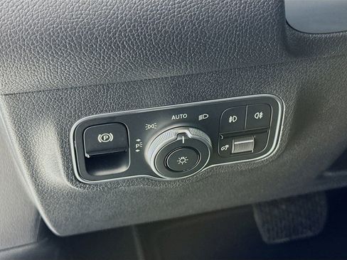 New 2026 Mercedes-Benz GLB 250 image 11
