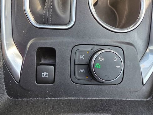 Used 2023 Chevrolet Traverse High Country AWD/4WD image 33