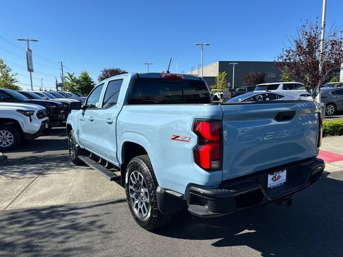 Used 2025 Chevrolet Colorado Z71 w/ Z71 Convenience Package 2 AWD/4WD image 3