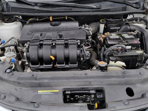 Used 2019 Nissan Sentra S w/ Appearance Package FWD image 12