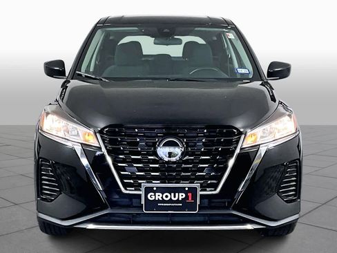 Used 2022 Nissan Kicks S image 4