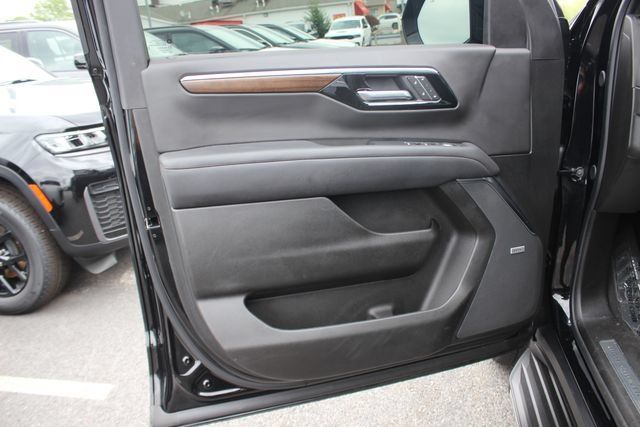 Used 2025 Chevrolet Tahoe High Country w/ Sun And Tow Package AWD/4WD image 21