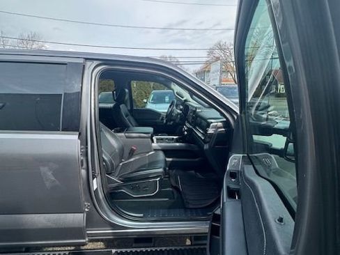 Used 2024 Ford F250 Lariat w/ Lariat Ultimate Package AWD/4WD image 31