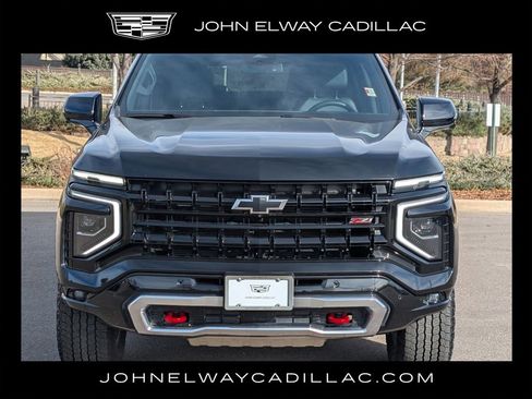 Used 2025 Chevrolet Suburban Z71 w/ Z71 Off-Road Package image 9