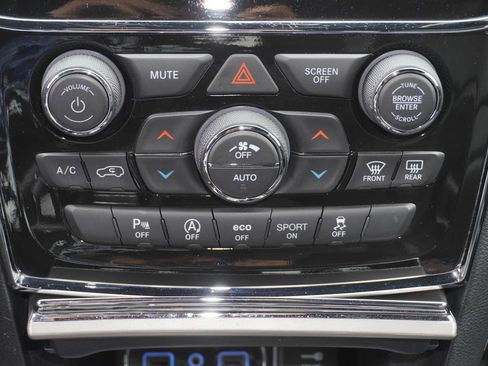 Used 2022 Jeep Grand Cherokee Limited AWD/4WD image 20