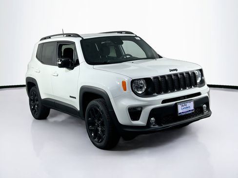 Used 2022 Jeep Renegade Altitude image 3