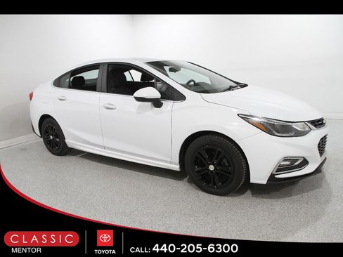 Used 2017 Chevrolet Cruze LT w/ Convenience Package image 1