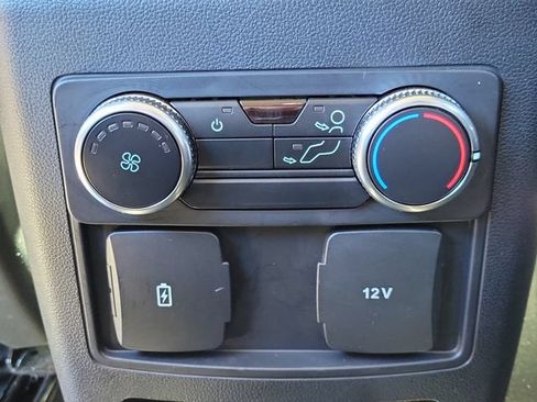 Used 2021 Ford Explorer XLT w/ Equipment Group 202A AWD/4WD image 28
