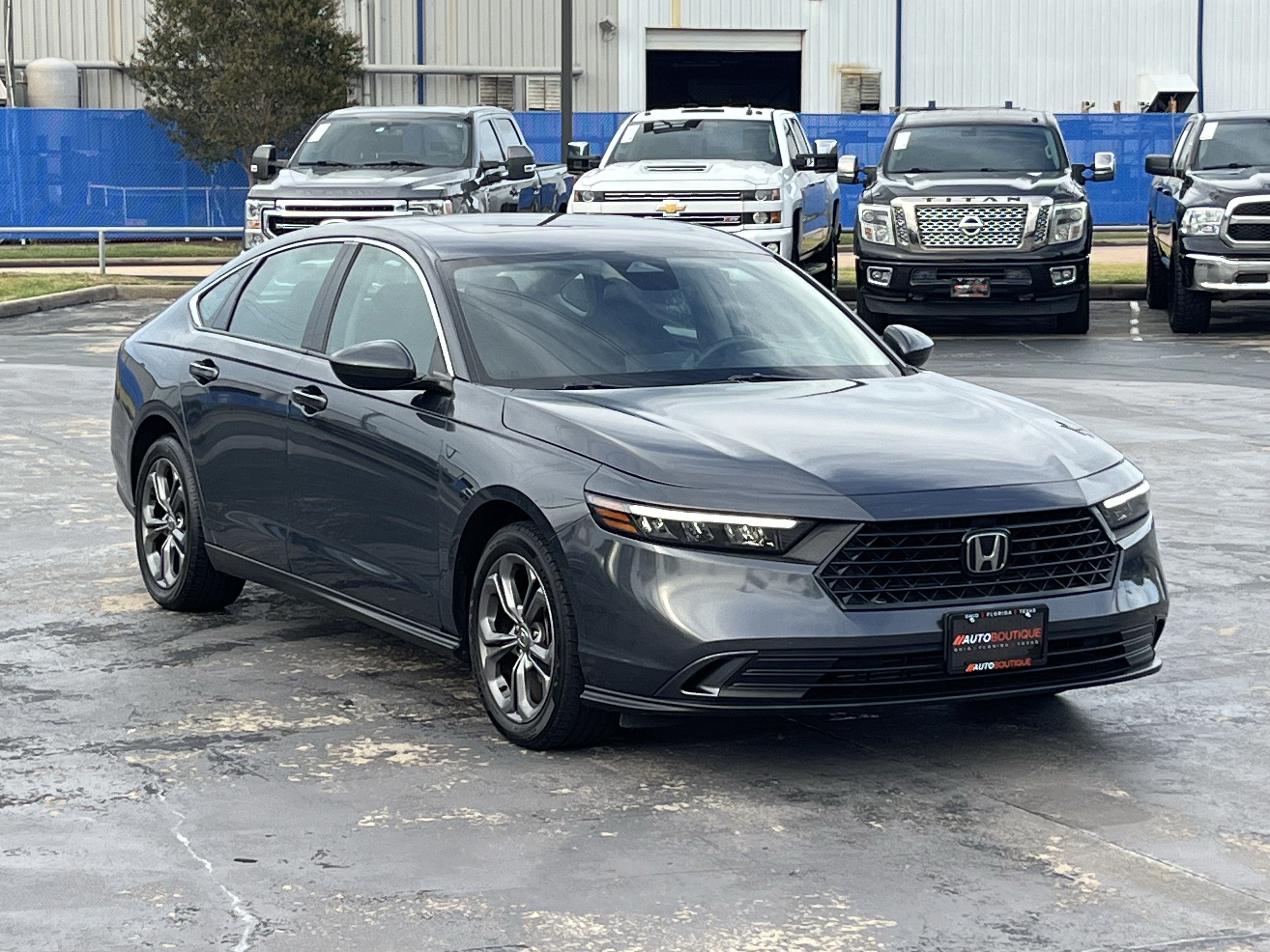 Used 2023 Honda Accord EX image 5