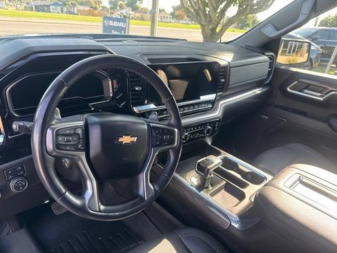 Used 2022 Chevrolet Silverado 1500 LTZ w/ LTZ Convenience Package II AWD/4WD image 19