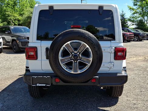 Certified 2023 Jeep Wrangler Unlimited Sahara w/ LED Lighting Group AWD/4WD image 5