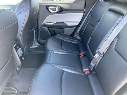 Used 2025 Jeep Compass Limited image 20