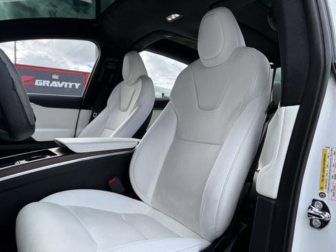 Used 2023 Tesla Model X Standard Range image 9