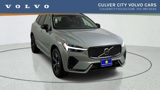 Used 2027 Volvo XC60 B5 Core AWD/4WD image 1