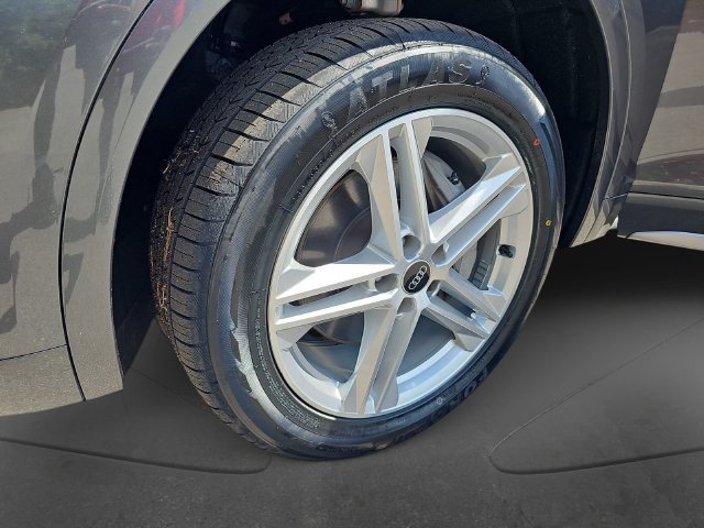 Used 2024 Audi Q5 e Premium Plus AWD/4WD image 38