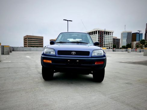 Used 1997 Toyota RAV4 4WD 4-Door image 8