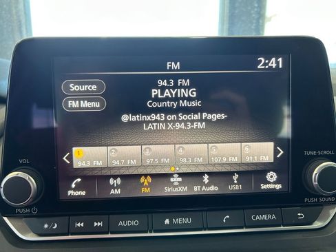 Used 2024 Nissan Rogue SV image 11