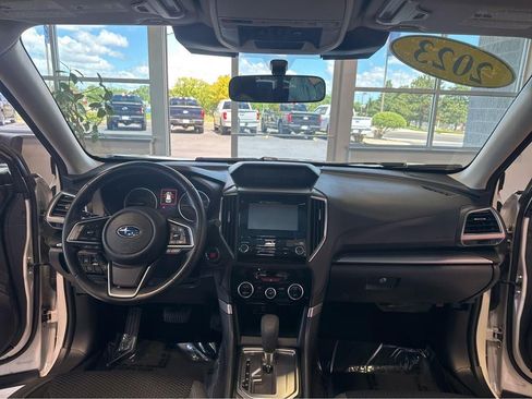 Used 2023 Subaru Forester Premium AWD/4WD image 20