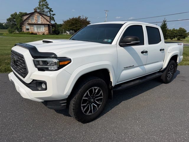 Used 2020 Toyota Tacoma TRD Sport w/ Technology Package AWD/4WD image 1