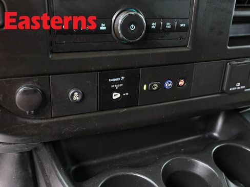 Used 2021 Chevrolet Express 2500 RWD image 17