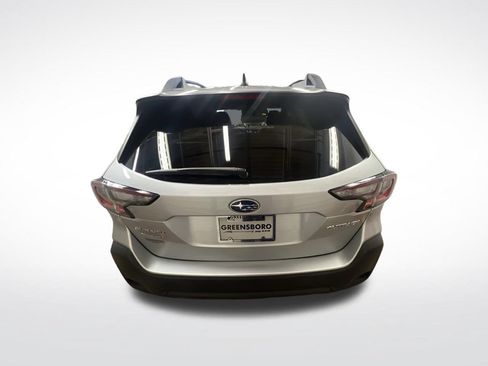 Used 2025 Subaru Outback Premium AWD/4WD image 4