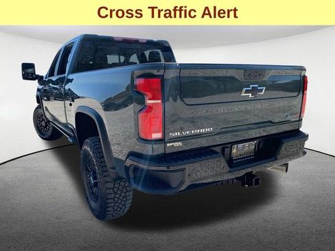 Used 2025 Chevrolet Silverado 2500 ZR2 w/ Technology Package AWD/4WD image 10