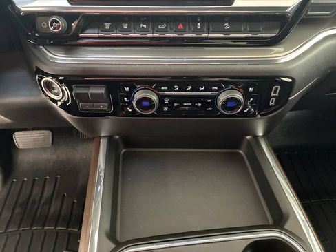 Used 2024 Chevrolet Silverado 2500 High Country w/ High Country Premium Package AWD/4WD image 20