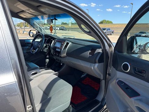 Used 2015 Toyota Tacoma PreRunner w/ SR5 Package RWD image 14