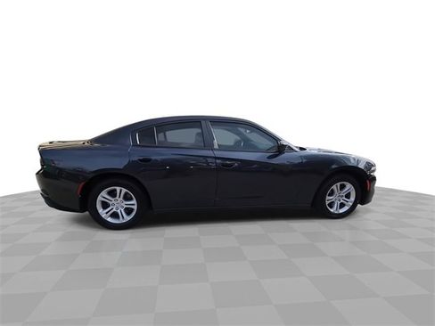 Used 2016 Dodge Charger SE image 9