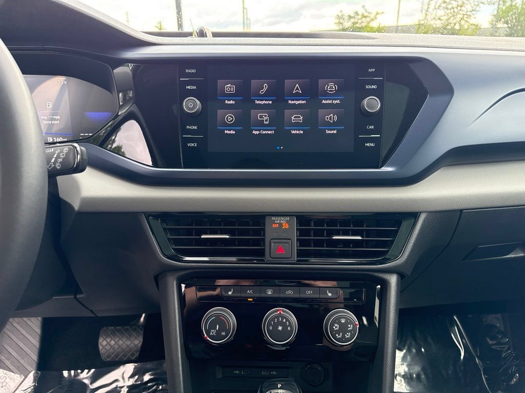 Certified 2023 Volkswagen Taos SE AWD/4WD image 18