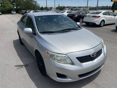 Used 2010 Toyota Corolla LE FWD image 3