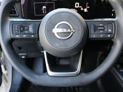 Used 2025 Nissan Kicks SV image 11