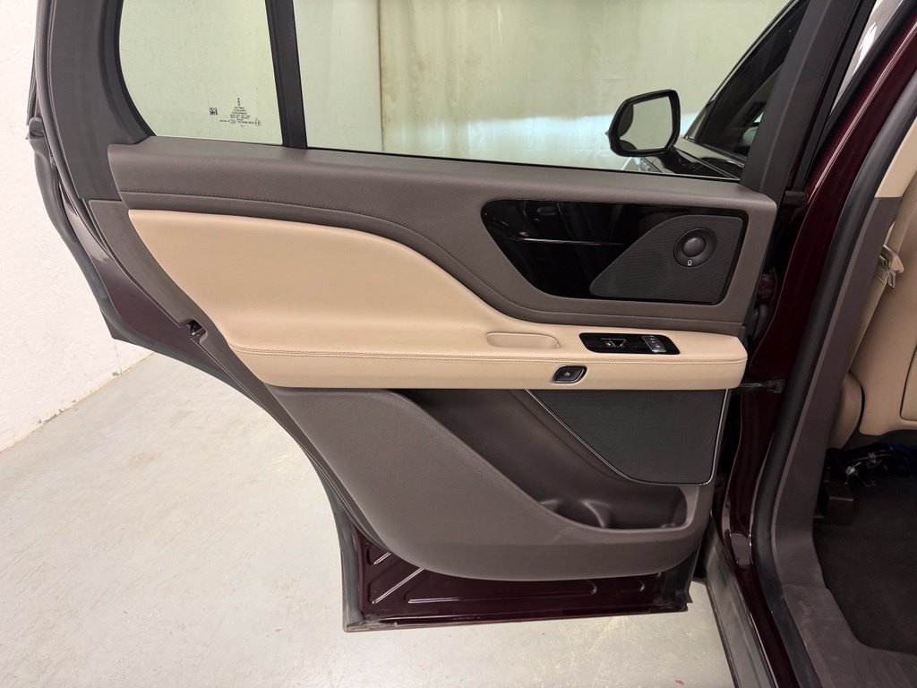 Used 2020 Lincoln Aviator Reserve w/ Equipment Group 201A AWD/4WD image 19