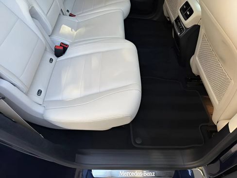 Used 2022 Mercedes-Benz GLS 450 4MATIC image 24