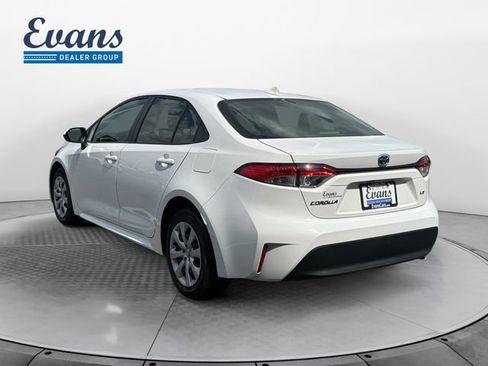 Used 2025 Toyota Corolla LE FWD image 4