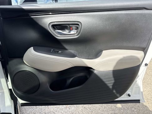 Used 2023 Honda HR-V EX-L image 13