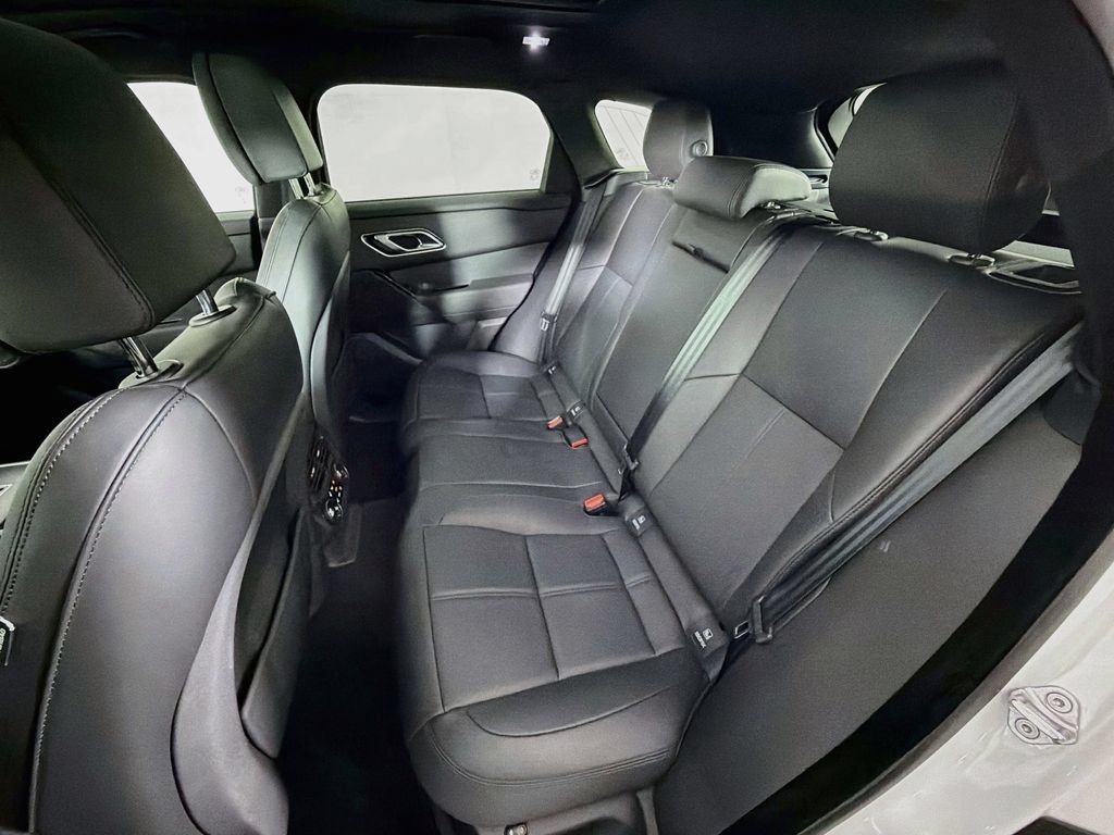 Used 2025 Land Rover Range Rover Velar Dynamic HSE AWD/4WD image 26