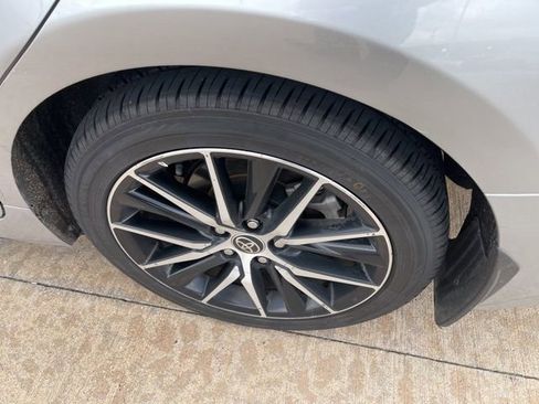 Used 2023 Toyota Camry SE FWD image 9