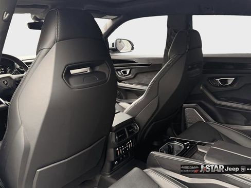 Used 2022 Lamborghini Urus image 17