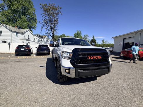 Used 2019 Toyota Tundra SR5 AWD/4WD image 5