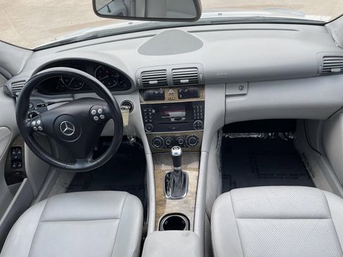 Used 2007 Mercedes-Benz C 230 Sedan image 19