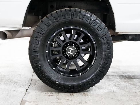 Used 2018 RAM 2500 SLT AWD/4WD image 40