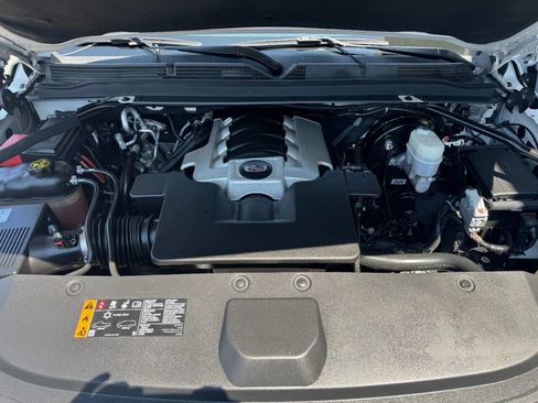 Used 2019 Cadillac Escalade ESV Luxury RWD image 25