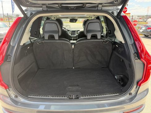 Used 2019 Volvo XC90 T5 Momentum AWD/4WD image 17