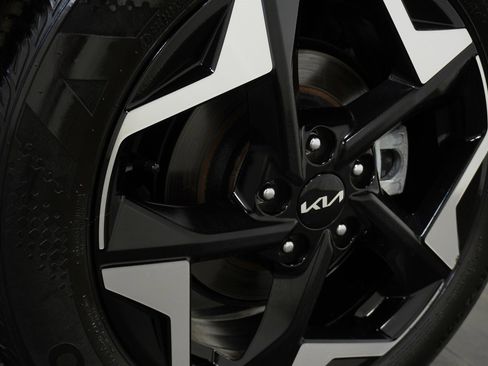 Used 2024 Kia Seltos EX image 10