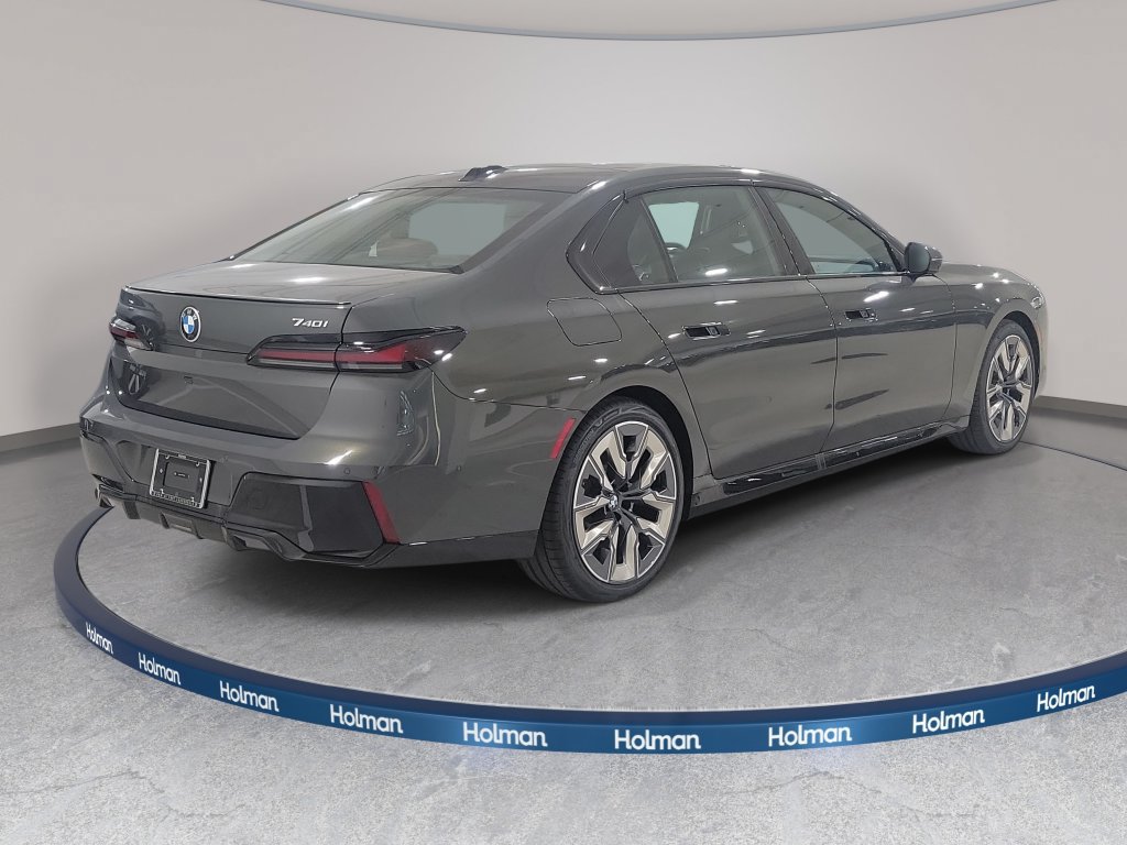 New 2026 BMW 740i w/ Executive Package RWD image 4