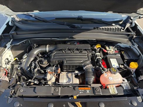 Used 2021 Jeep Renegade Latitude w/ Sun & Sound Group image 11