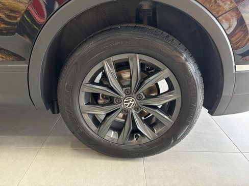 Used 2024 Volkswagen Tiguan SE image 12
