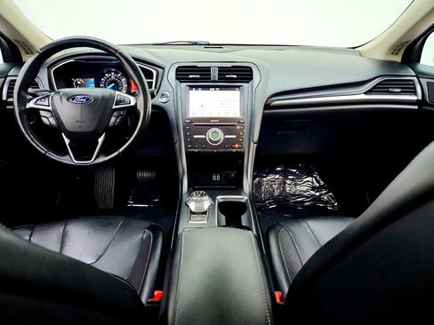 Used 2019 Ford Fusion Titanium image 19