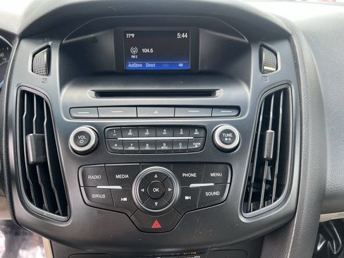 Used 2015 Ford Focus SE image 19